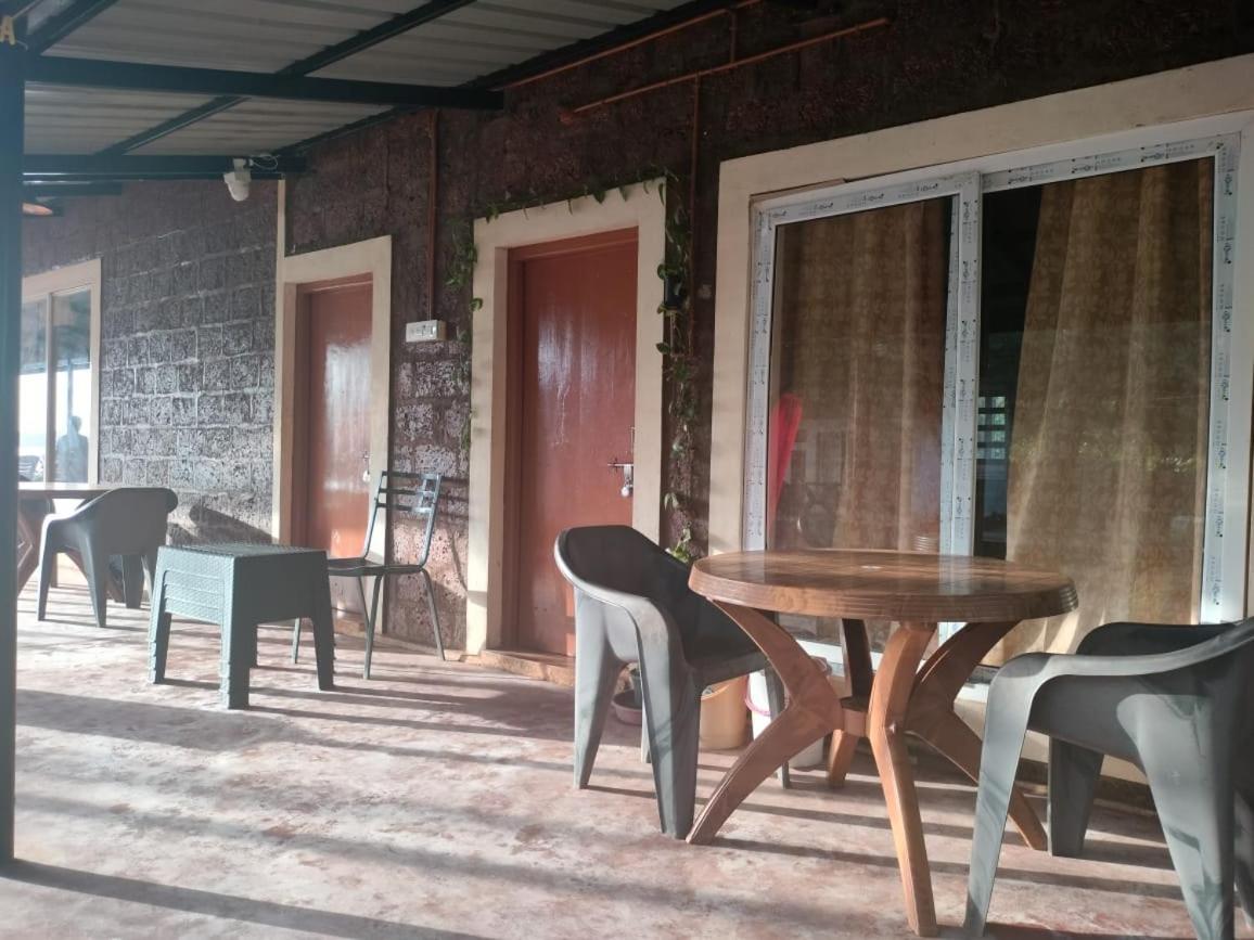 Riverstone Riverfront Stay Gokarna  Zimmer foto